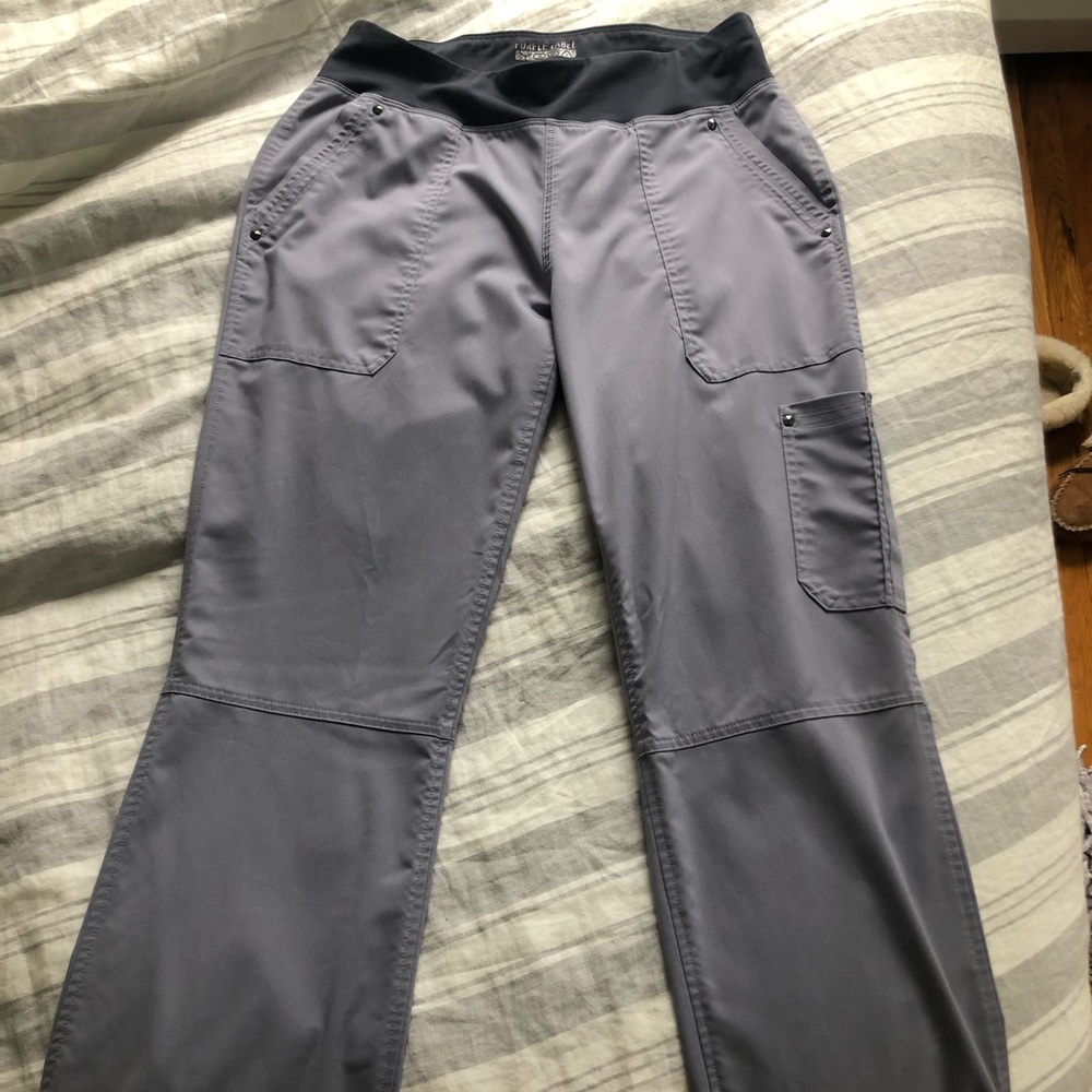 Light grey scrub pants.